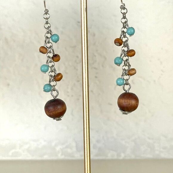 Turqouise wood beaded chain earrings - Picture 10 of 12